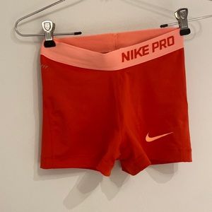 Nike pros size xs